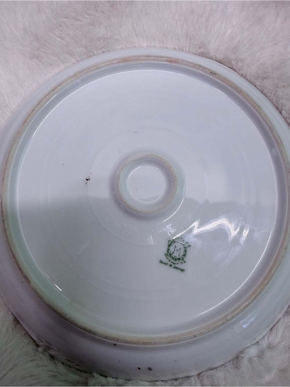 White Floral Ceramic Vase Gold-Trimmed Dish & Vintage Pink Framed Artwork 🖼️ - Picture 7 of 8